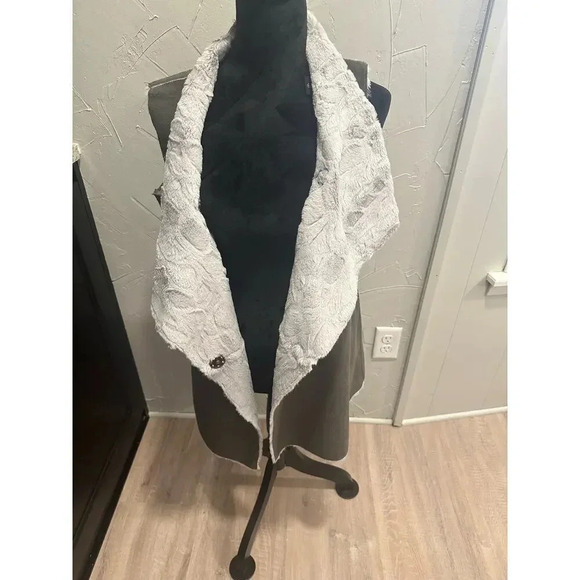 Outdoor Edition by Parkhurst Faux Fur/faux Suede Vest Medium - Picture 1 of 5